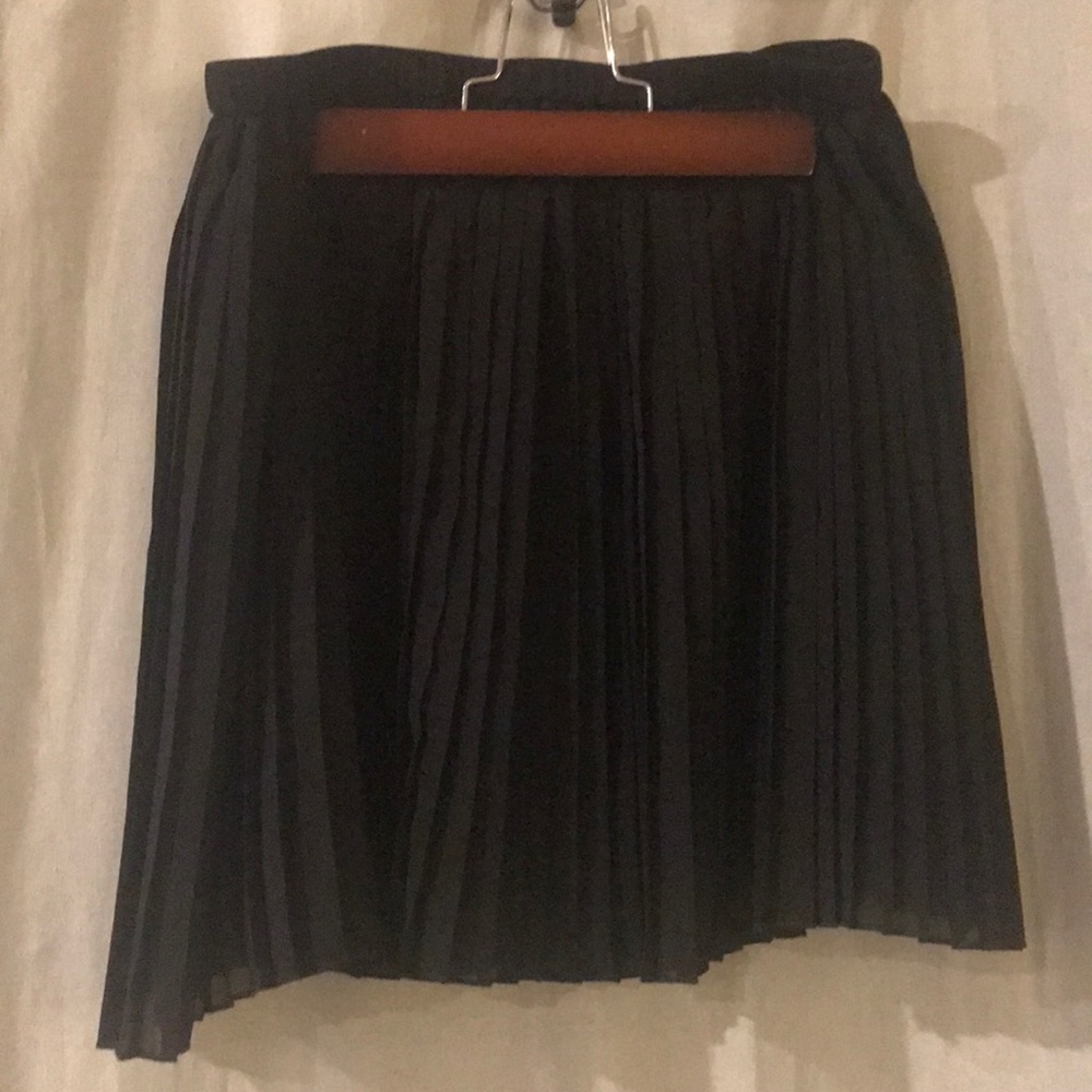 BCBGeneration mini pleated black skirt